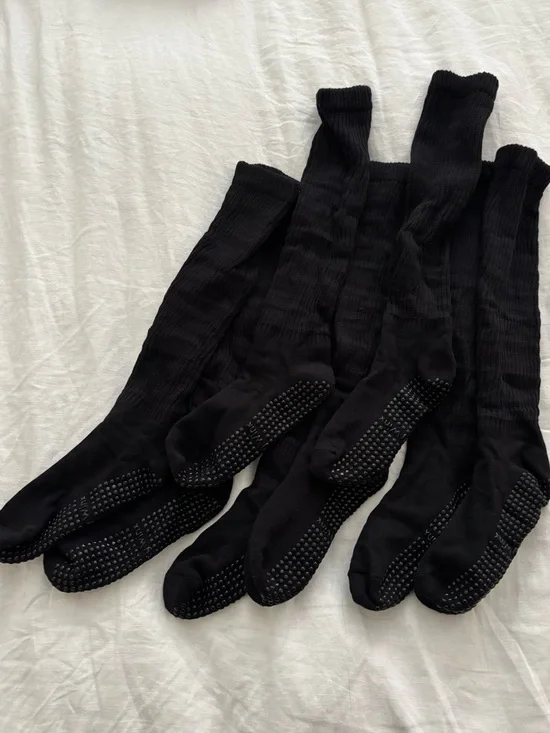 Four Pairs Cheeky Winx Pilates Scrunch Black Grip Socks - Picture 1 of 3